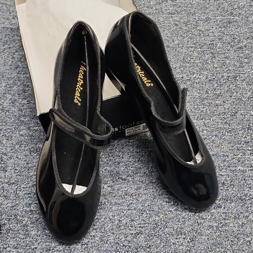 Black Patent Leather Flats with Strap and Glossy Finish